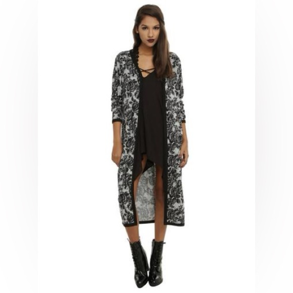 Hot Topic Grey & Black Floral Duster